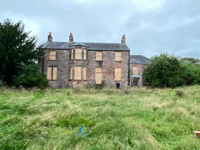 across-the-garden---harvey-house-with-the-rear-of-ochil-house-to-back-right.jpg